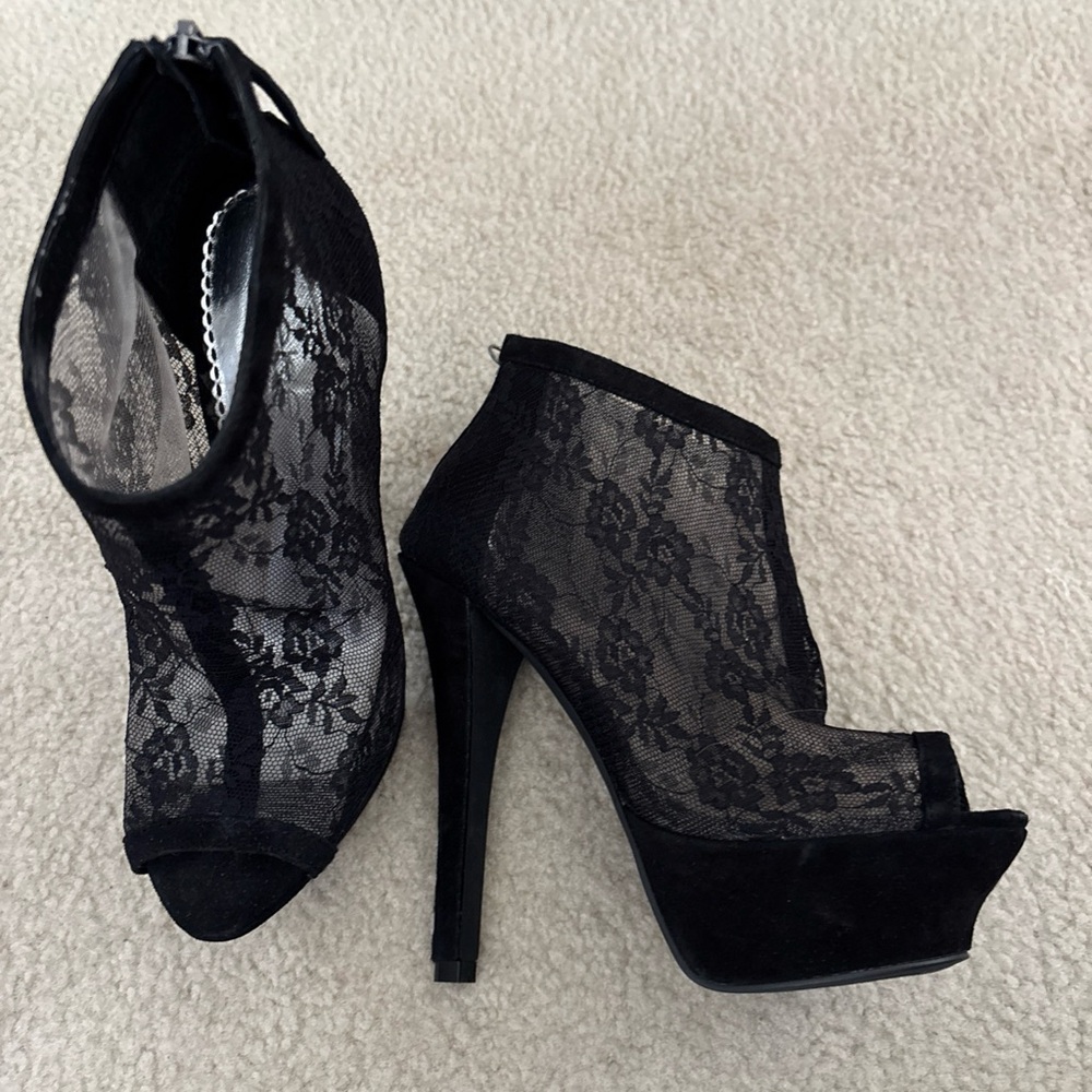 NWOB Bebe Lace Peep-Toe High Heel Ankle Boots - black Olivia SS 5.5 - Picture 5 of 9